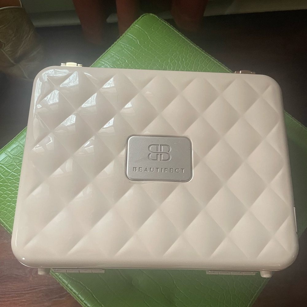 Beautifect rose gold case